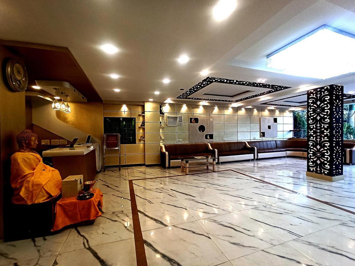 Hotel Om International Бодх-Гая Екстер'єр фото