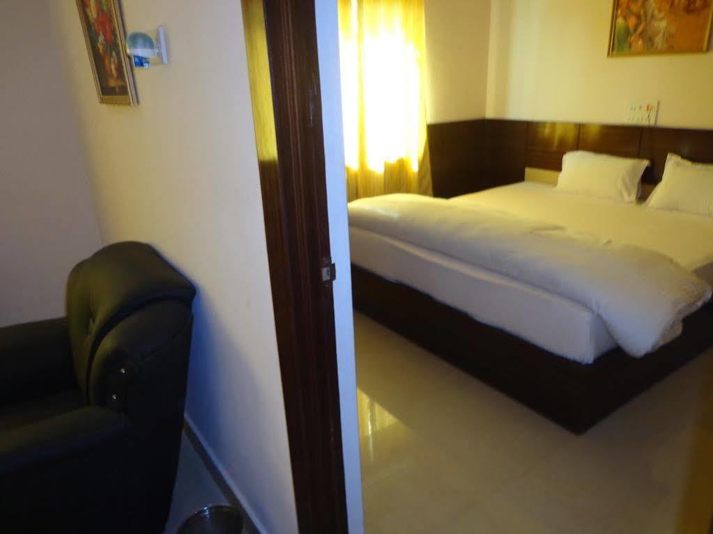 Hotel Om International Бодх-Гая Екстер'єр фото